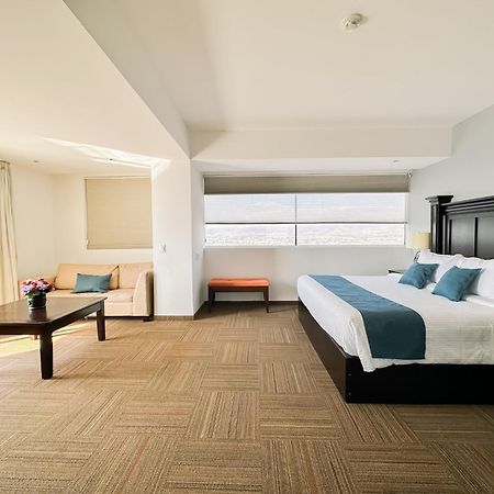 Hotel Stadium 레온 외부 사진 Suite at the hotel